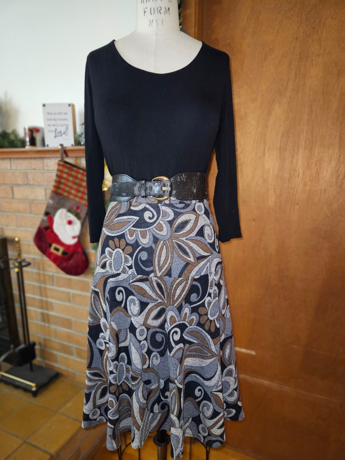 Printed Midi Dress with Belt – Timeless Elegance
