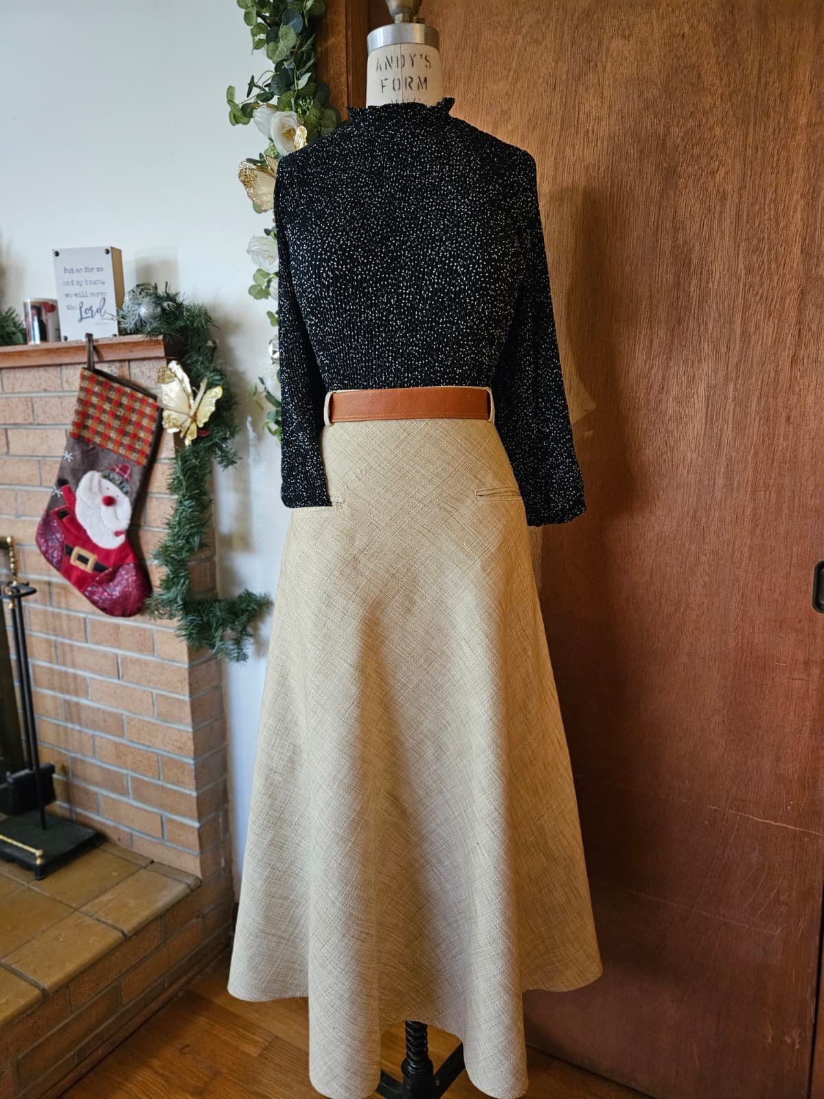 Elegant Midi Dress with Textured Skirt